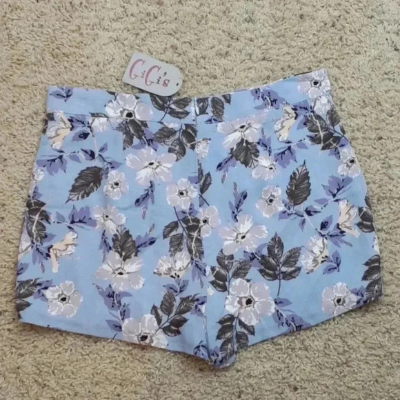 NWT GiGi Shorts lilac multicolored Size Large - Picture 3 of 8